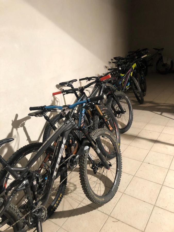 伊卡斯特拉里农家乐 皮特拉利古 外观 照片